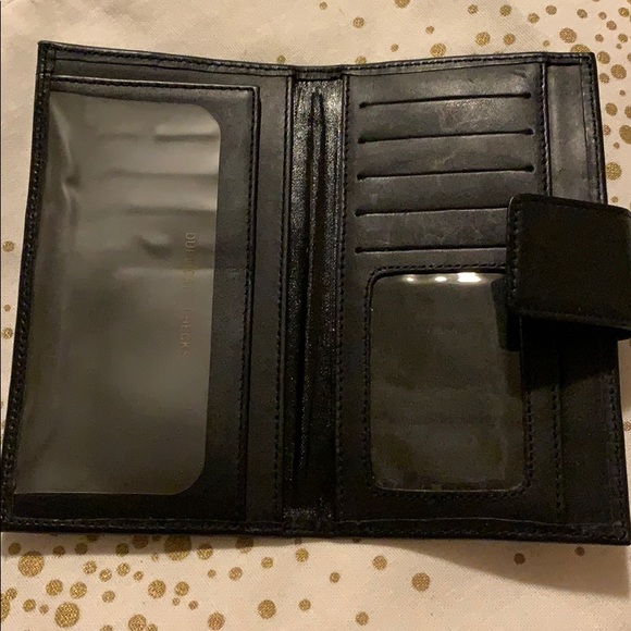 Liz Claiborne leather bifold wallet - Picture 5 of 5